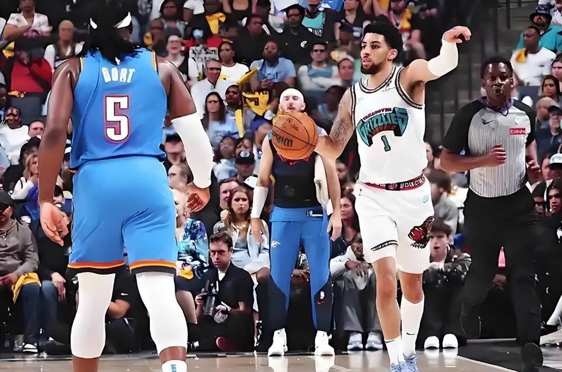 再见霍乐迪！火箭、灰熊、快船酝酿三方交易，1米85后卫空降休斯顿